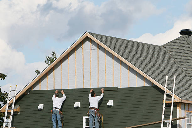 Professional Siding technician working in Montpelier, OH